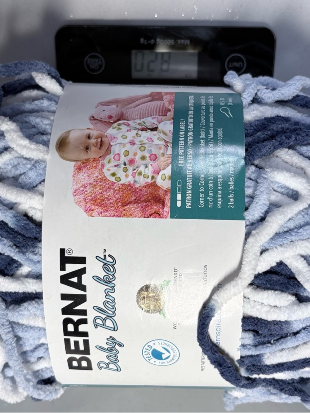 Bernat Baby Blanket Chunky Yarn - Blue & White